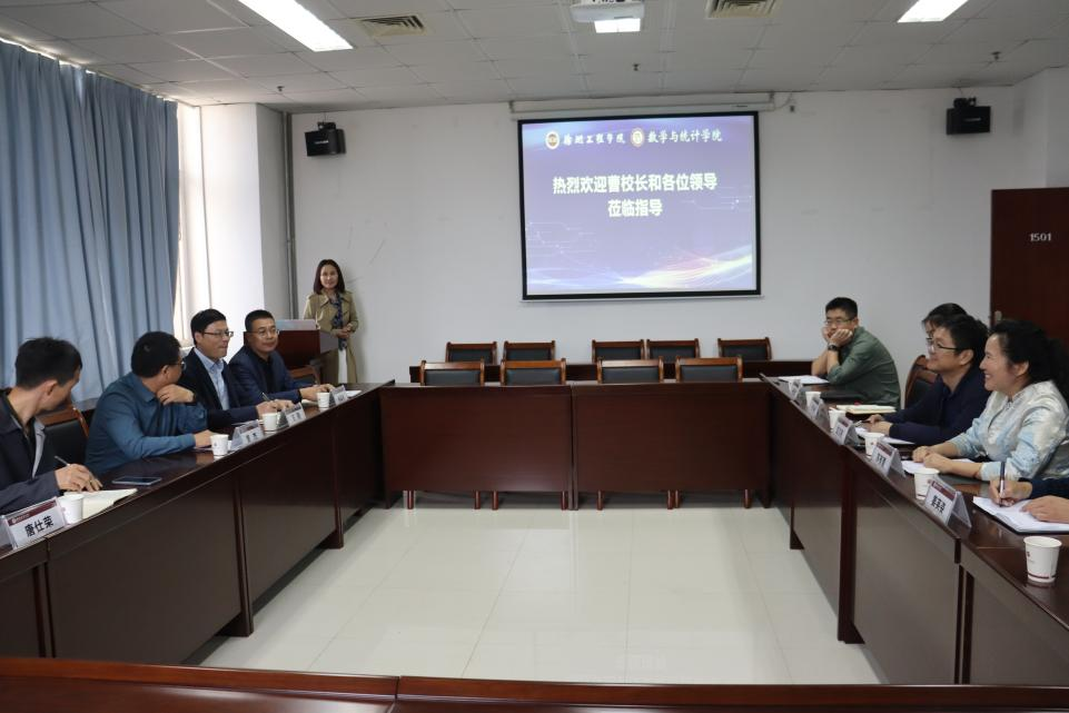 曹杰副校长一行到我院进行本科教育教学审核评估评建工作专题调研